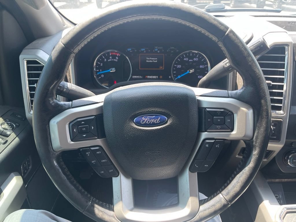 Used 2017 Ford F250 Lariat w/ Lariat Ultimate Package AWD/4WD image 10