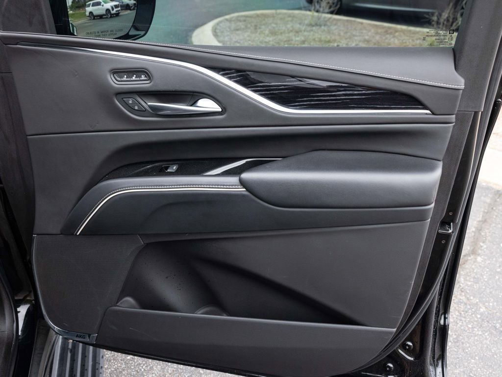 Used 2023 Cadillac Escalade ESV V image 70