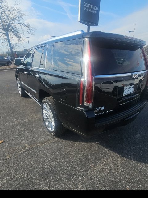 Used 2018 Cadillac Escalade Platinum AWD/4WD image 12