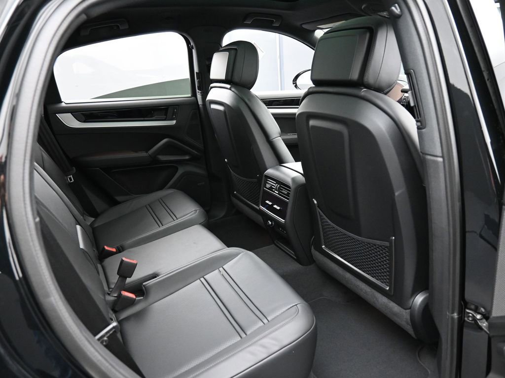 New 2026 Porsche Cayenne S image 28