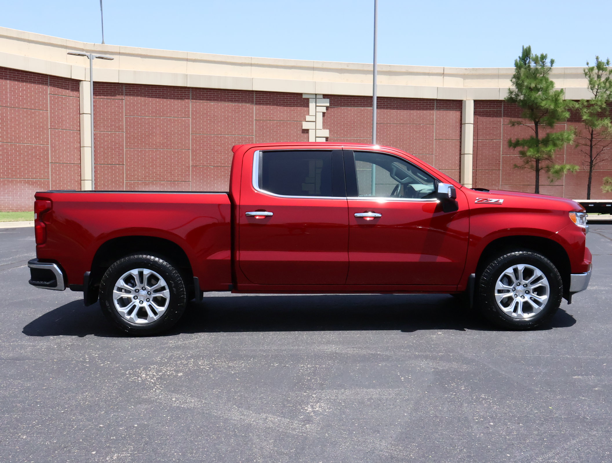 Used 2024 Chevrolet Silverado 1500 LTZ w/ LTZ Premium Package AWD/4WD image 36