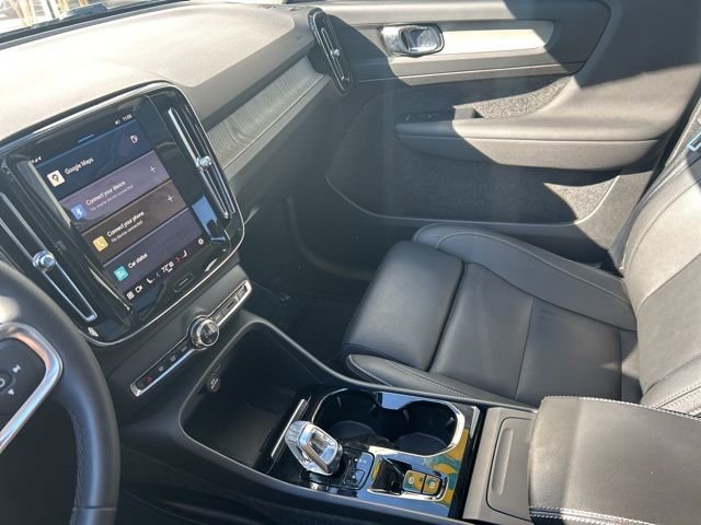 Certified 2025 Volvo XC40 B5 Plus image 18
