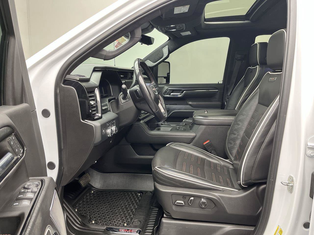 Used 2024 GMC Sierra 2500 AT4X AWD/4WD image 13