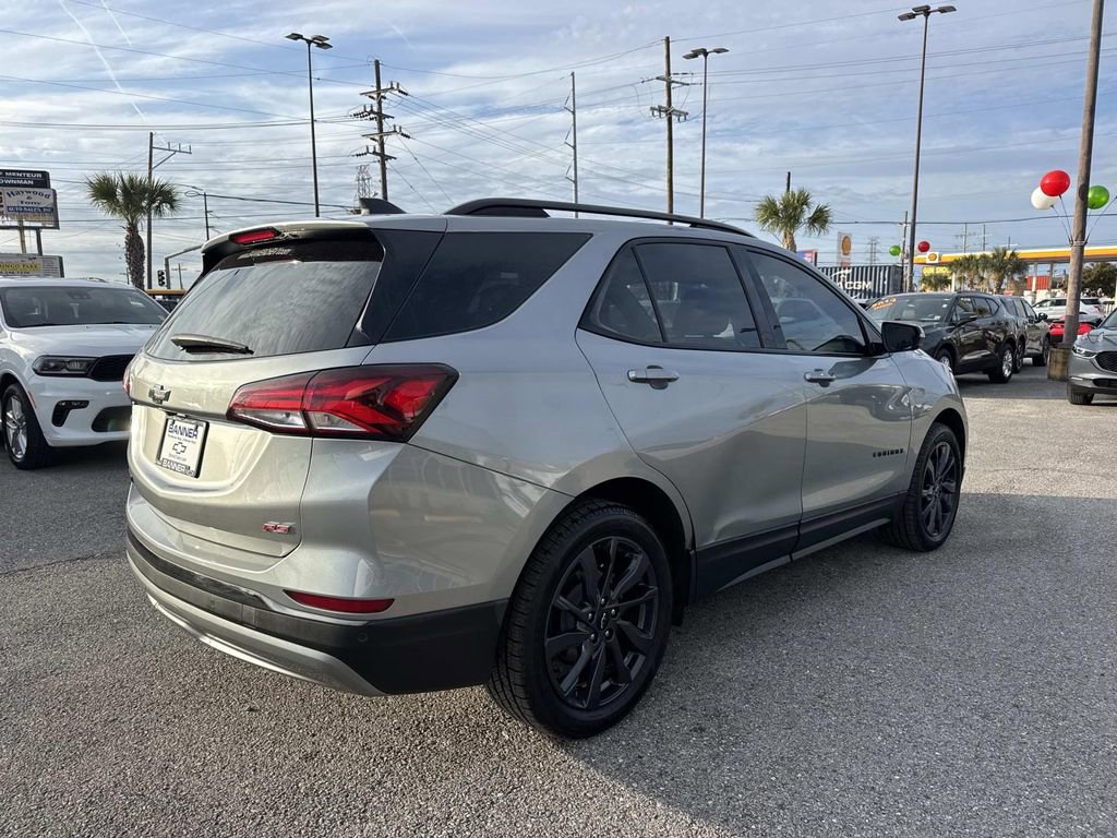 Used 2023 Chevrolet Equinox RS w/ RS Leather Package image 5
