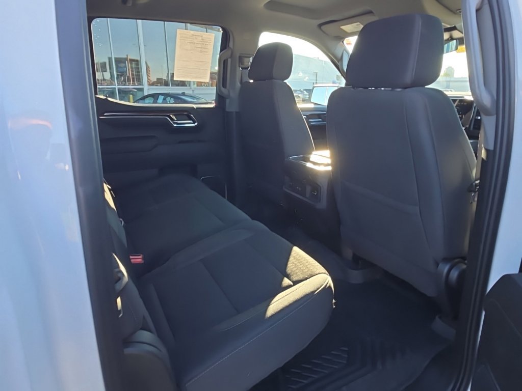 Used 2023 Chevrolet Silverado 1500 RST AWD/4WD image 15