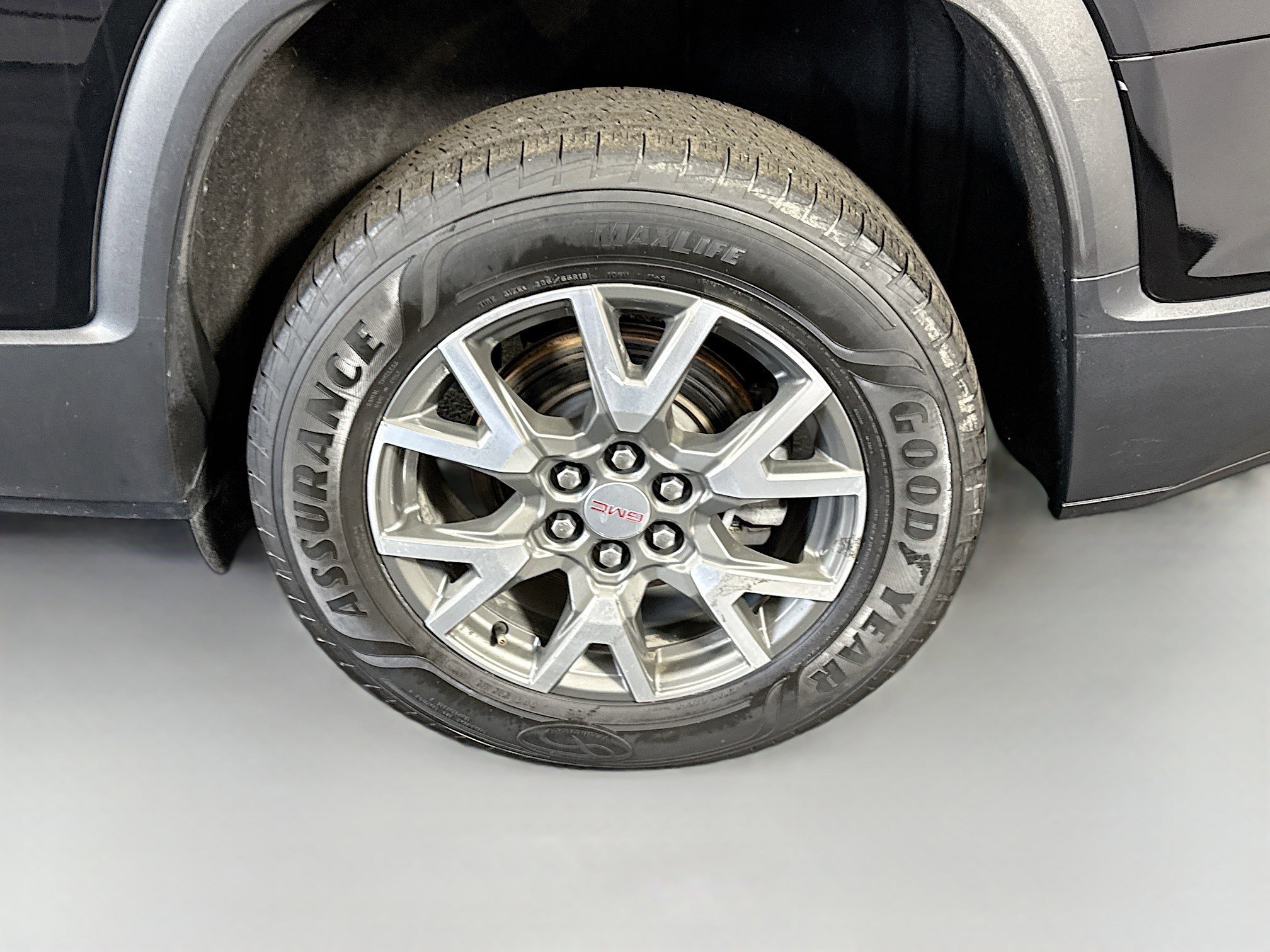Used 2022 GMC Acadia SLE w/ Driver Convenience Package FWD image 37
