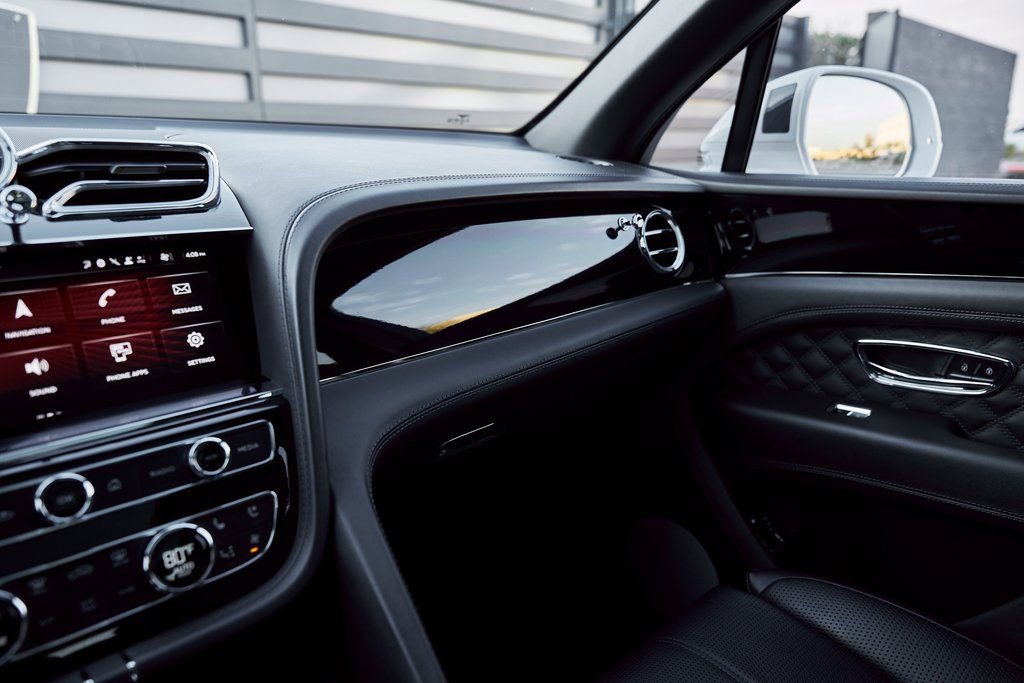 Used 2022 Bentley Bentayga image 80