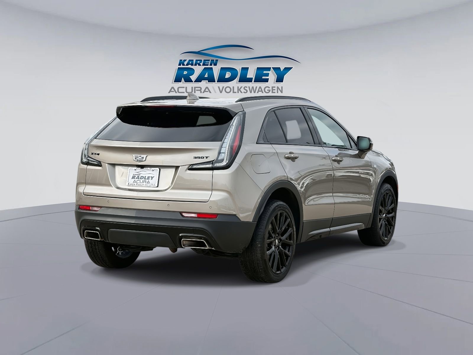 Used 2023 Cadillac XT4 Sport image 2
