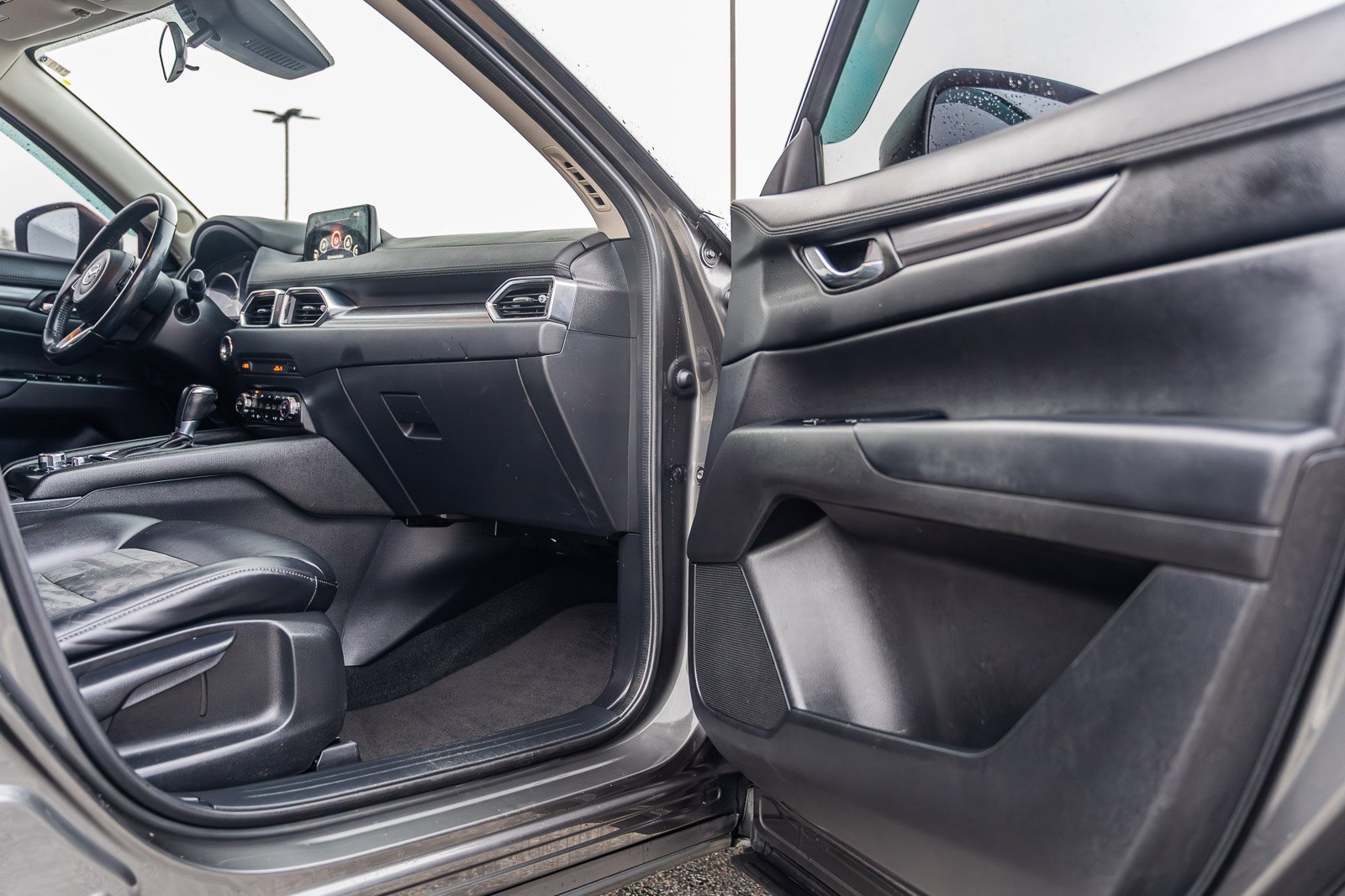 Used 2018 MAZDA CX-5 Touring image 12