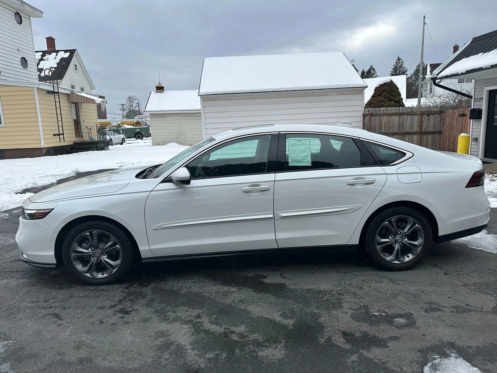 Used 2024 Honda Accord EX image 3