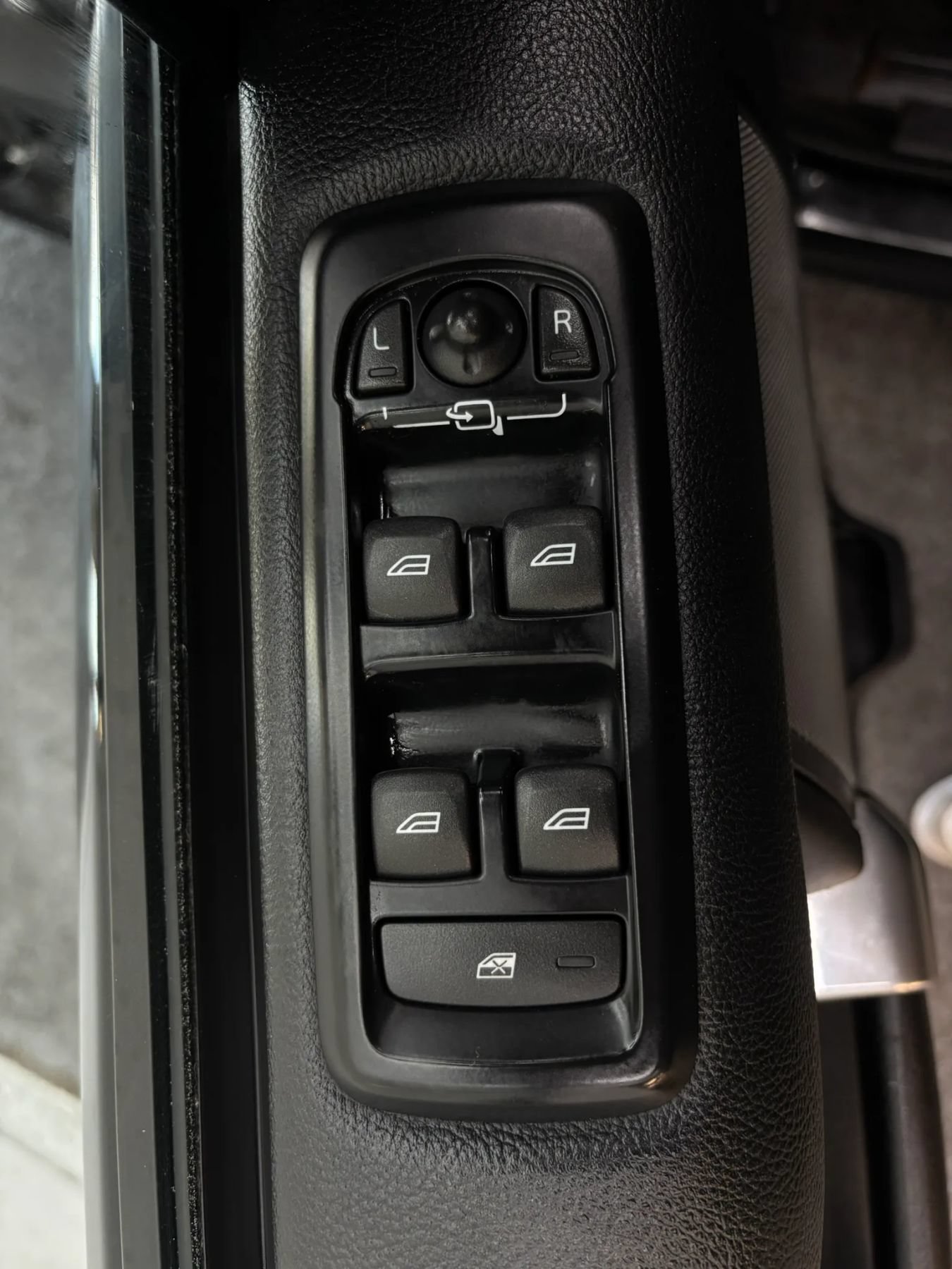 Used 2013 Land Rover LR4 HSE AWD/4WD image 23