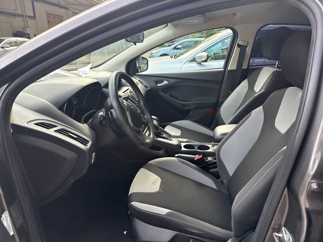 Used 2014 Ford Focus SE w/ SE Sport Package FWD image 14