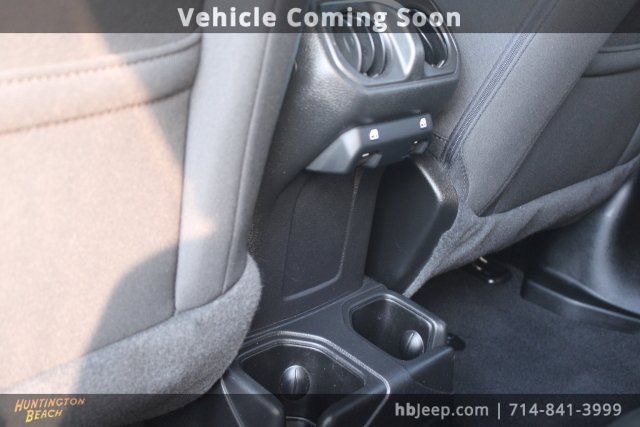 Used 2022 Jeep Wrangler Unlimited Sport image 33