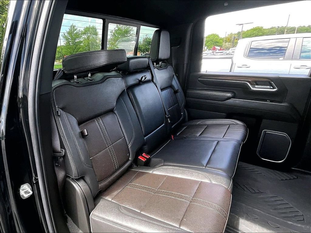 Used 2024 Chevrolet Silverado 2500 High Country w/ Midnight Edition AWD/4WD image 15