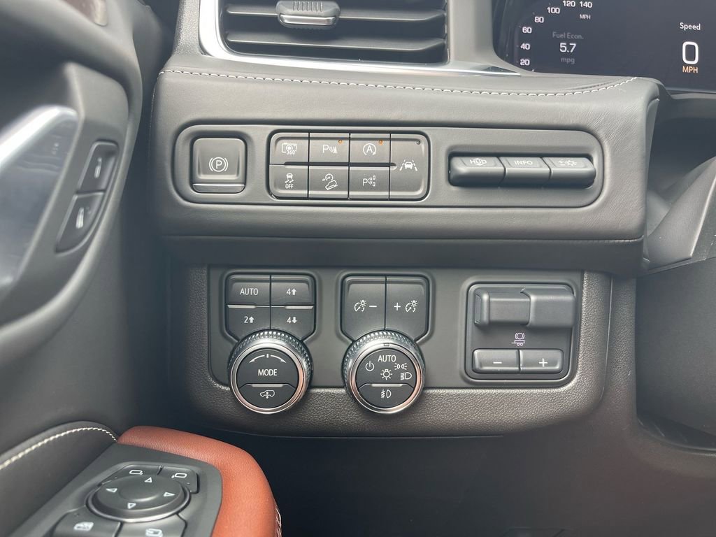 Used 2023 GMC Yukon XL Denali Ultimate image 25