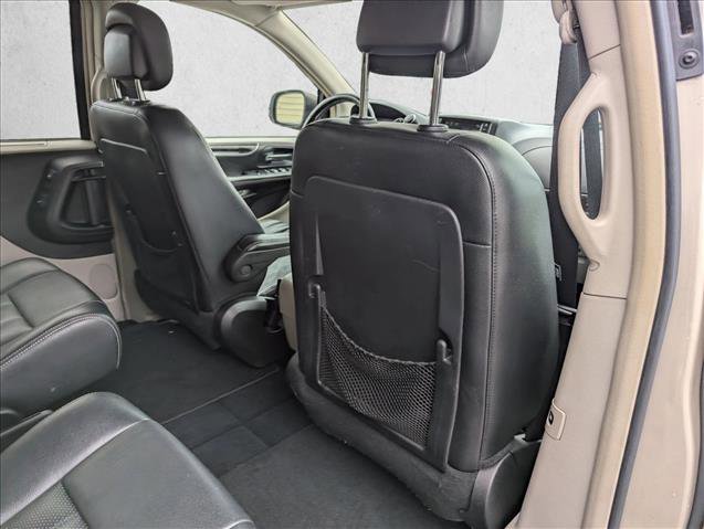 Used 2015 Chrysler Town & Country Touring-L w/ Driver Convenience Group FWD image 29