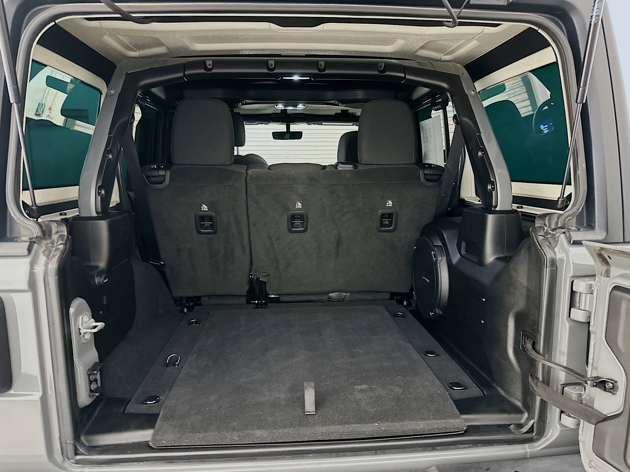 Used 2023 Jeep Wrangler Unlimited Sport image 30