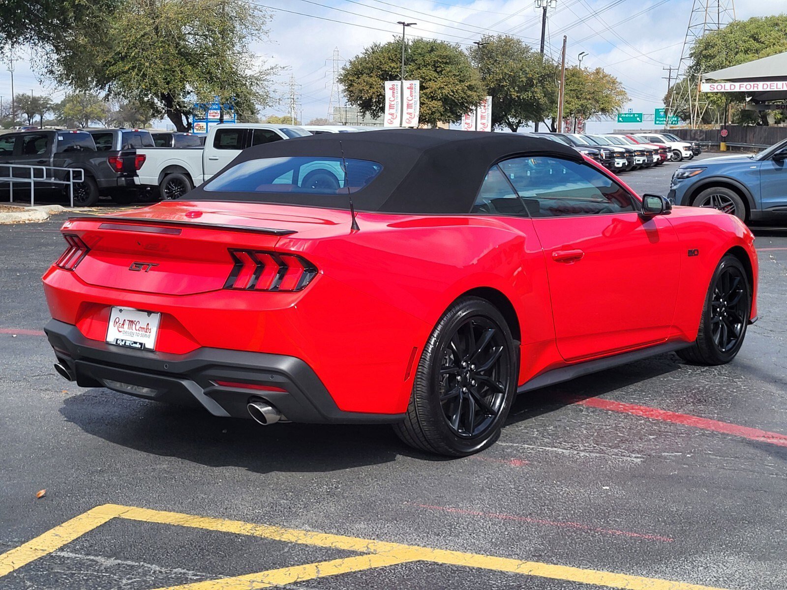 Used 2025 Ford Mustang GT Premium RWD image 3