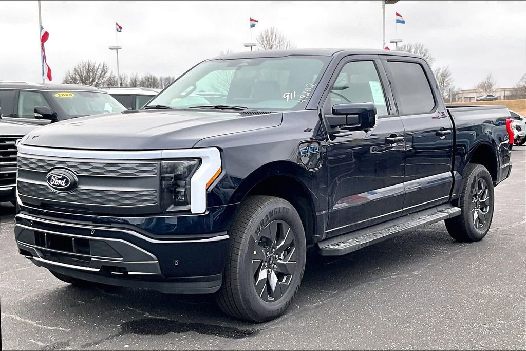 New 2025 Ford F150 Lightning Lariat image 2