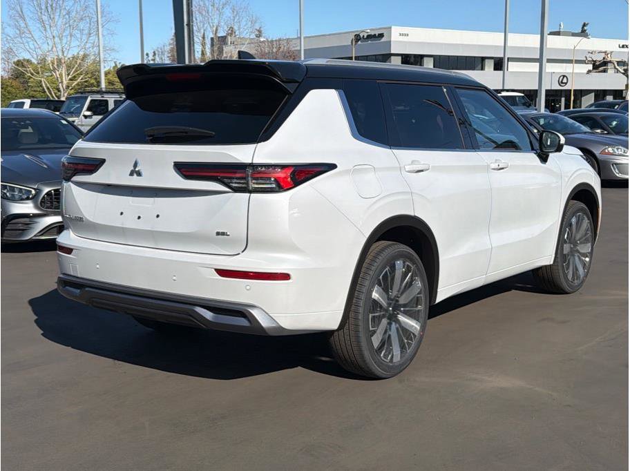 New 2026 Mitsubishi Outlander SEL Black Edition image 5