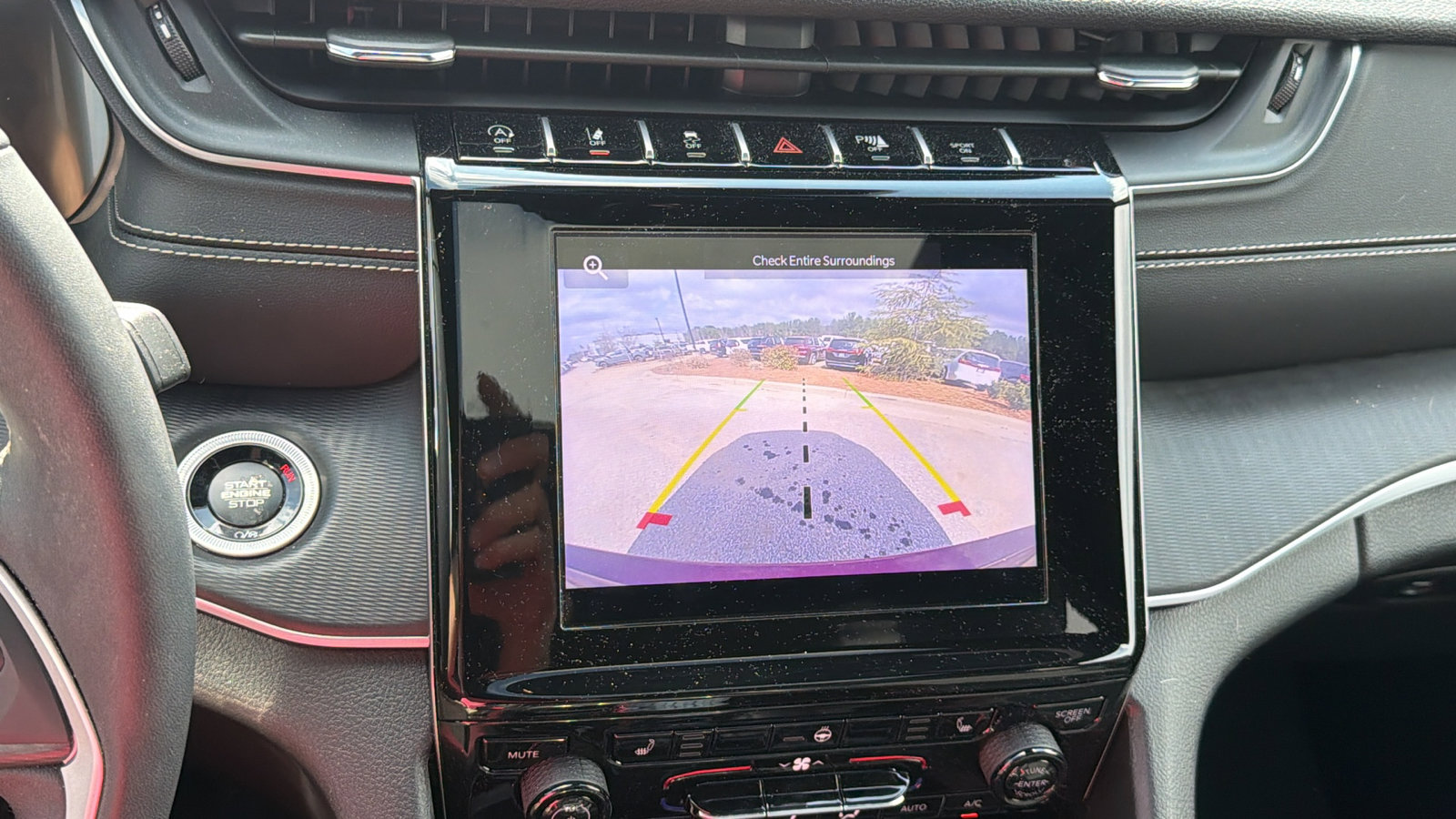 Certified 2024 Jeep Grand Cherokee Altitude image 33