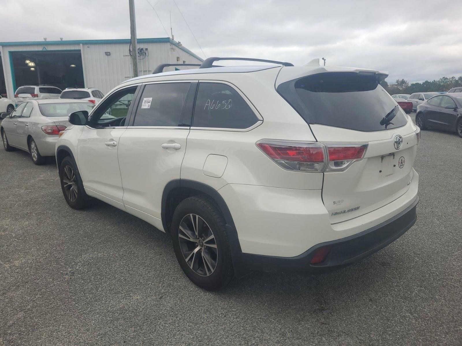Used 2016 Toyota Highlander XLE AWD/4WD image 8