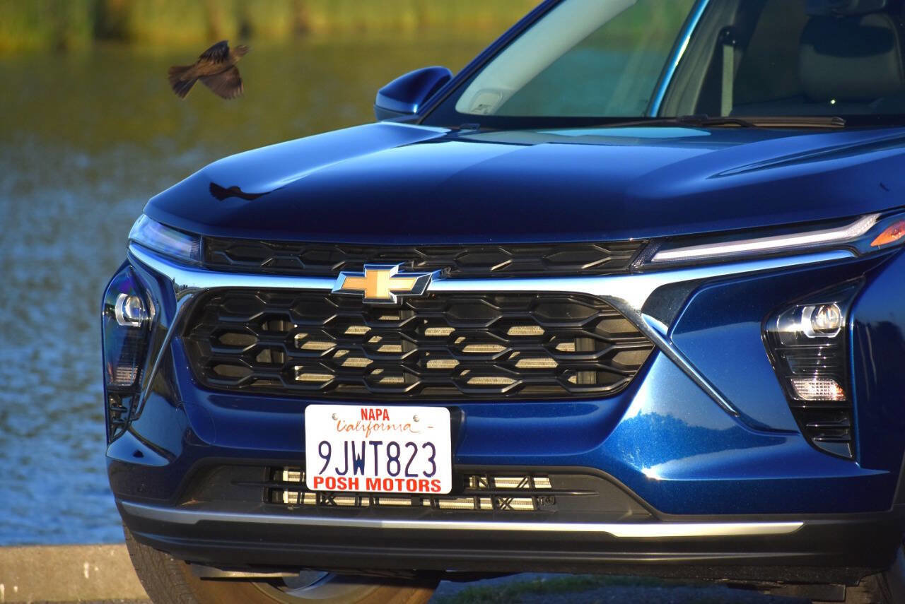 Used 2024 Chevrolet Trax LT w/ Sunroof Package FWD image 10