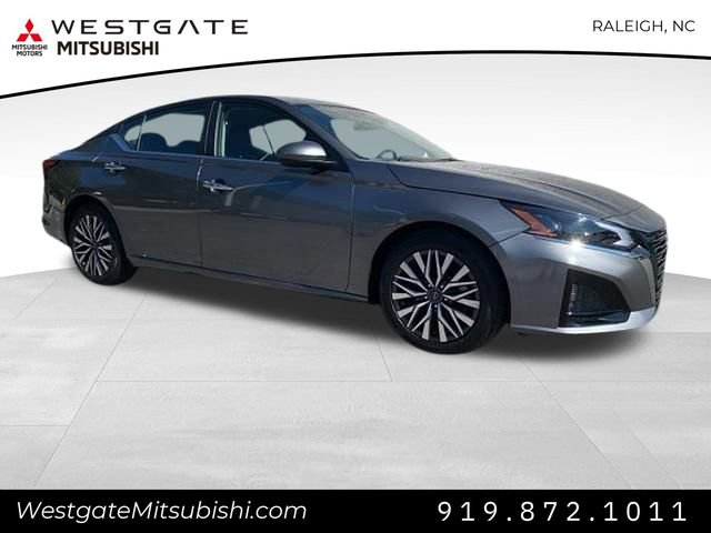 Used 2023 Nissan Altima 2.5 SV
