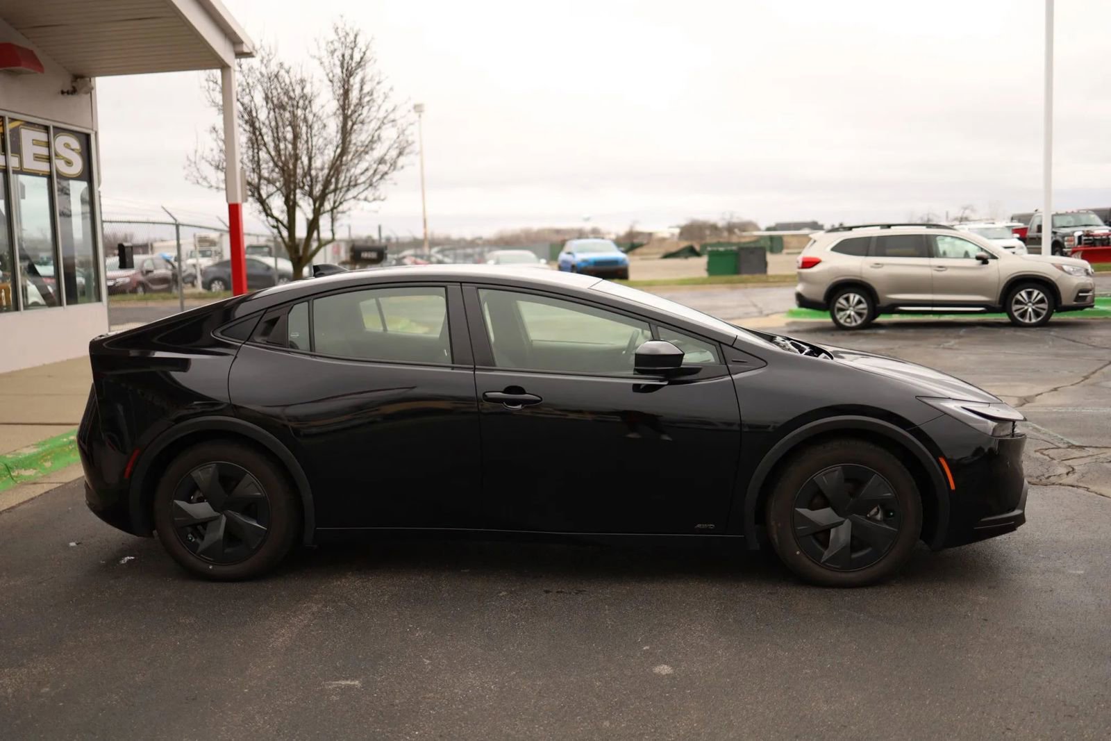 Used 2024 Toyota Prius LE image 4