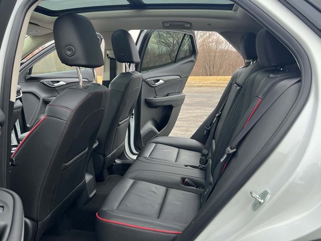 Used 2023 Buick Envision Essence w/ Technology Package I image 38