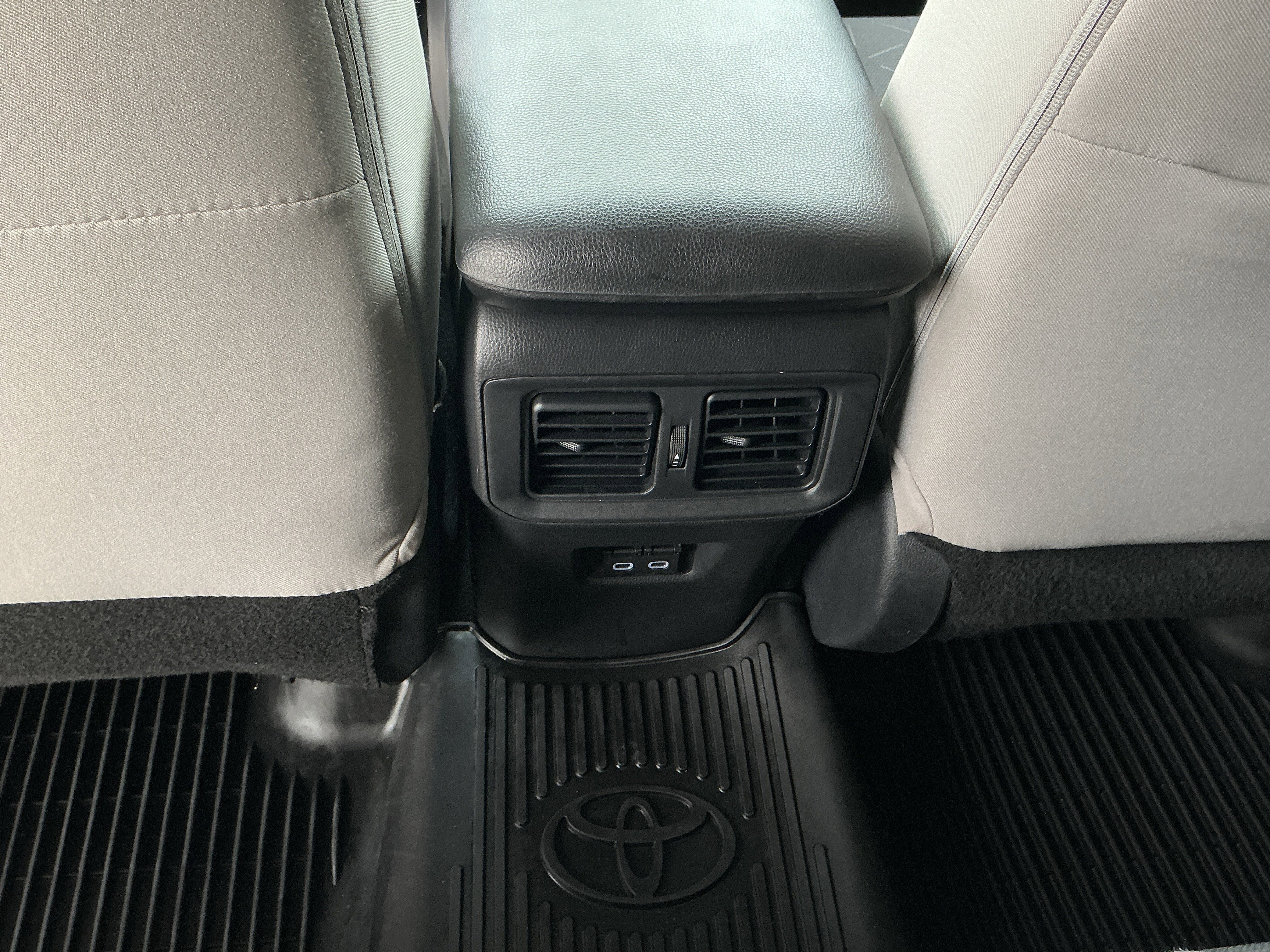 Certified 2023 Toyota RAV4 XLE image 32