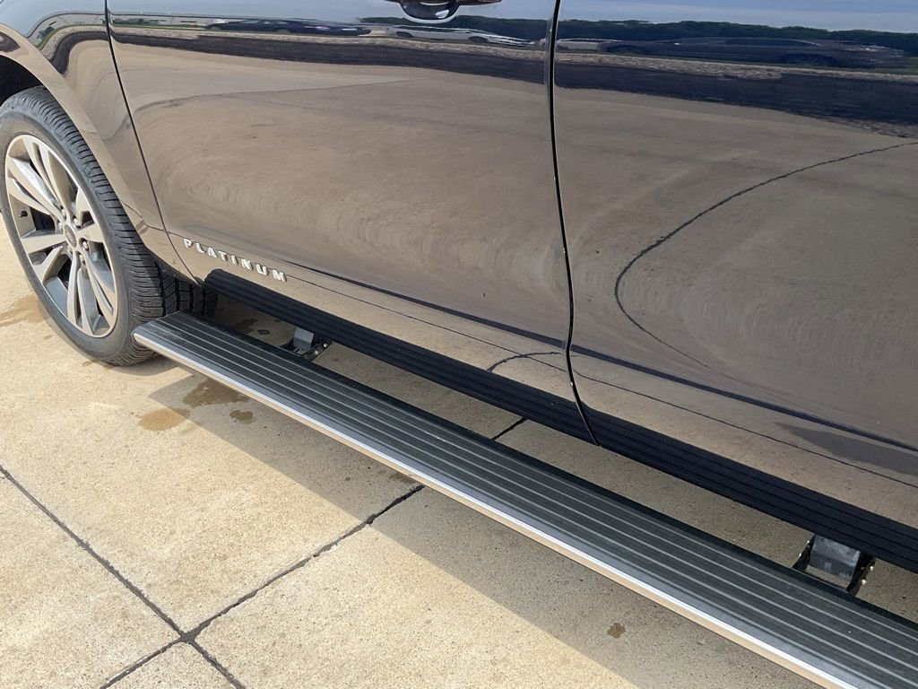Used 2021 Ford Expedition Platinum image 6
