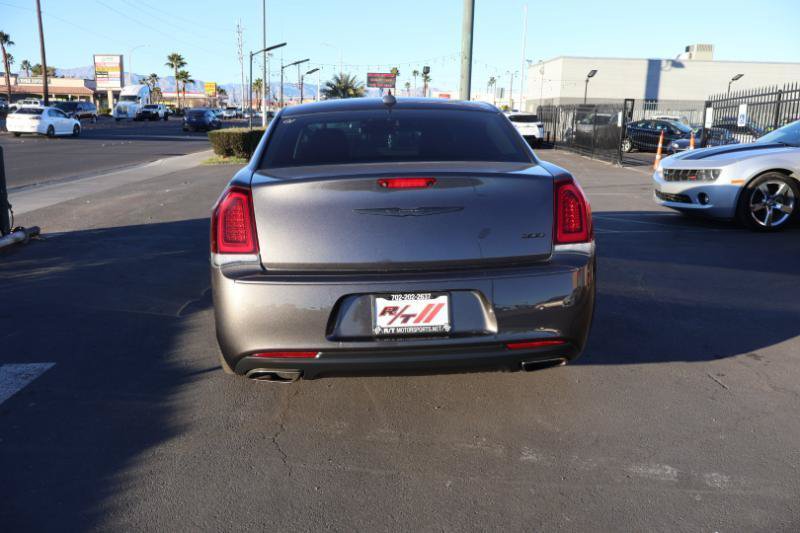 Used 2022 Chrysler 300 Touring w/ Sport Appearance Package RWD image 6