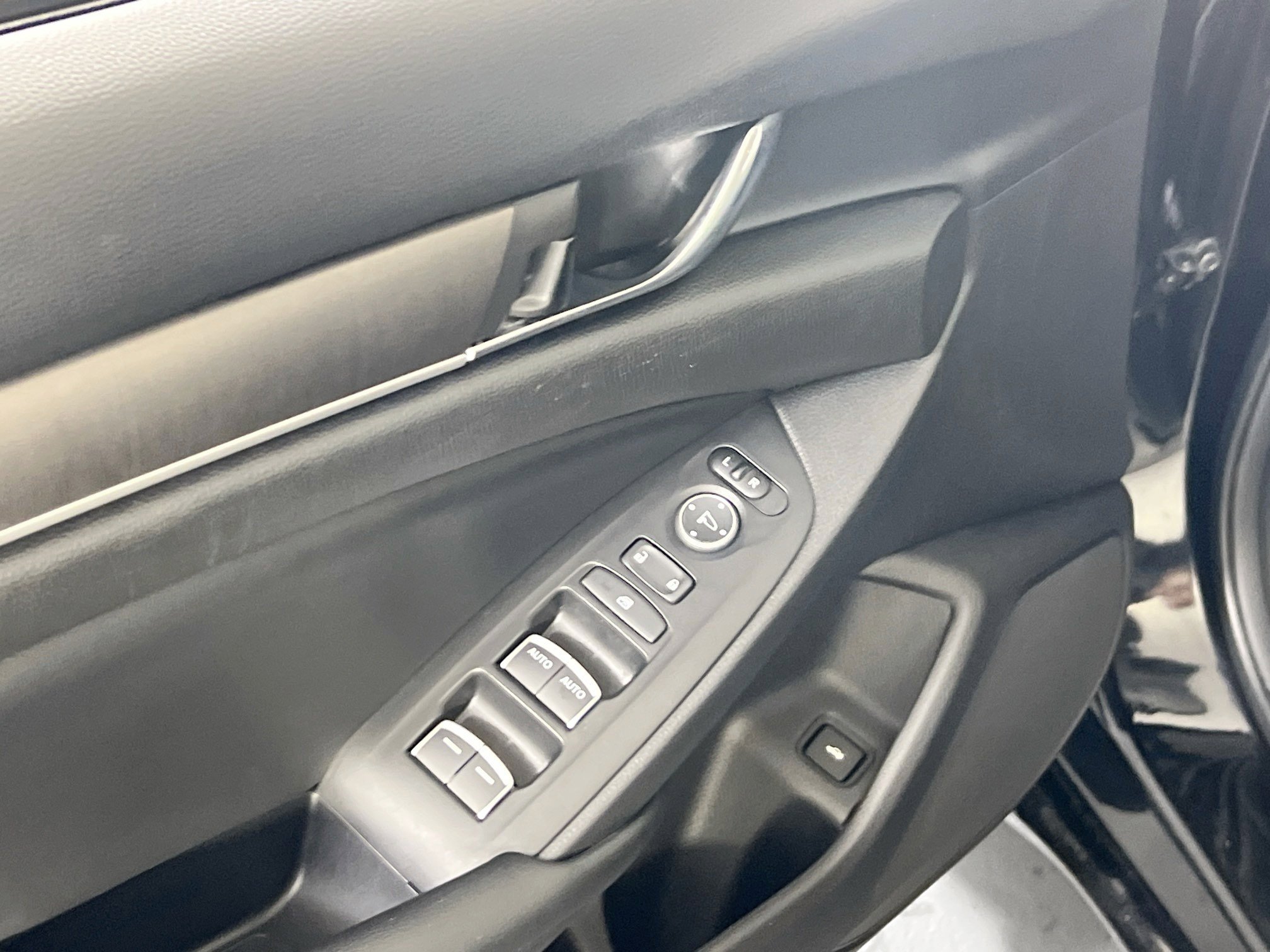 Used 2022 Honda Accord LX image 17