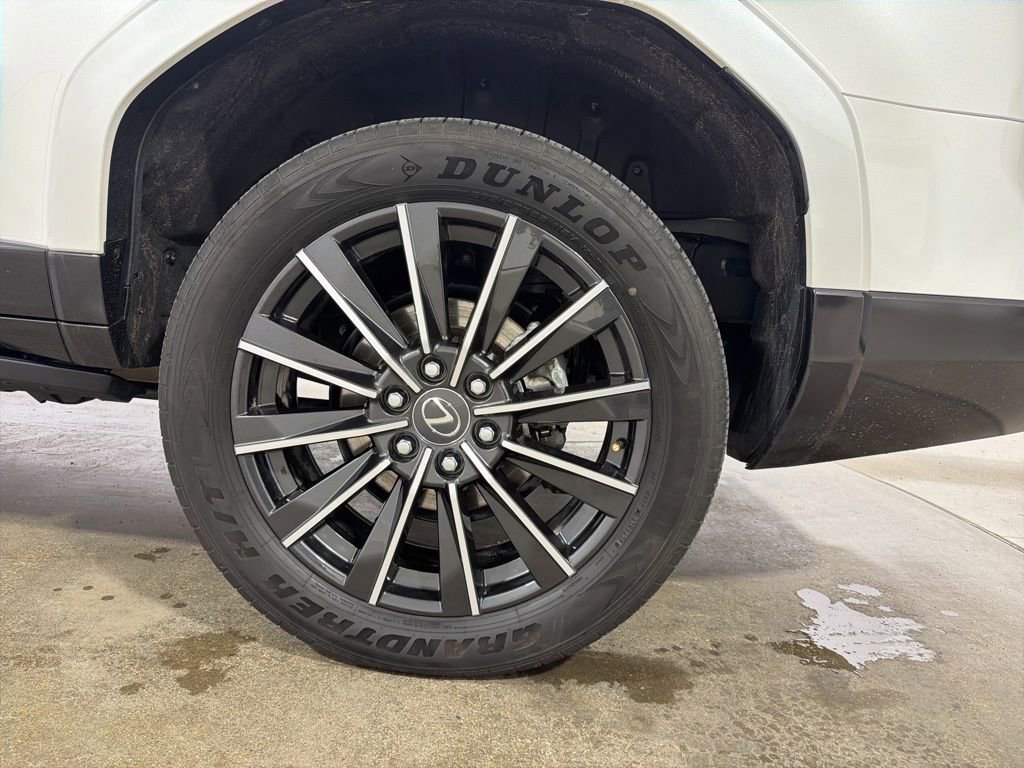 Used 2025 Lexus GX 550 w/ Accessory Package (2T) image 30