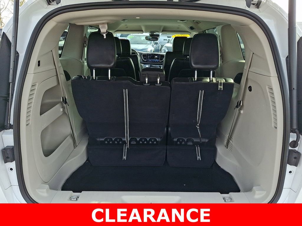 Used 2024 Chrysler Pacifica Touring-L image 29