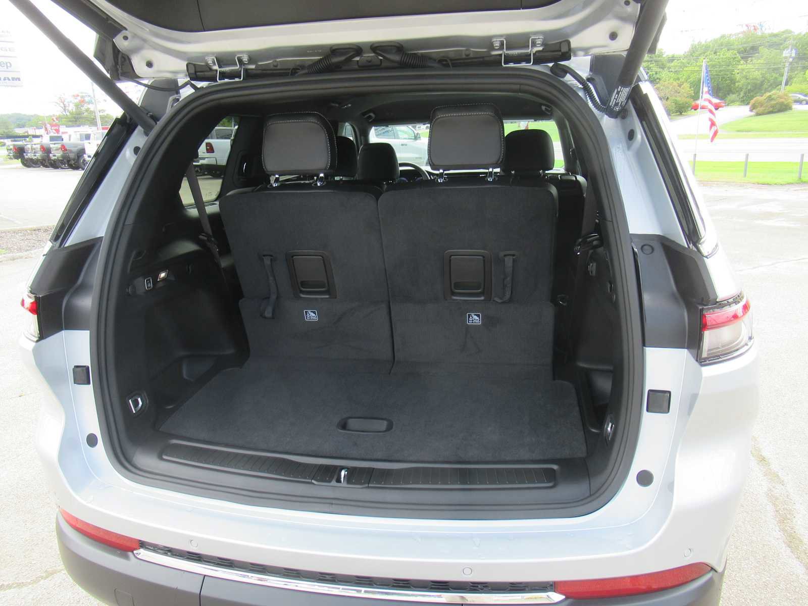 New 2025 Jeep Grand Cherokee L Limited w/ Trailer Tow Package image 5