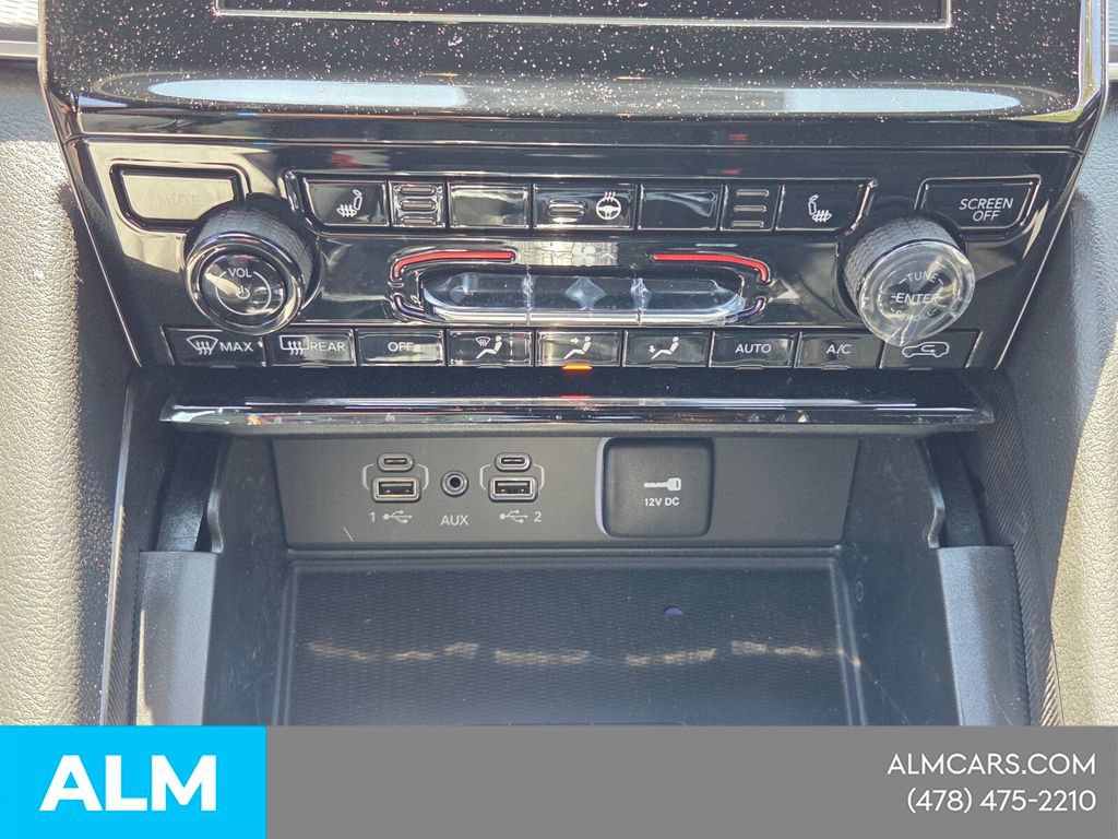 Used 2025 Jeep Grand Cherokee Laredo w/ Luxury Tech Group I AWD/4WD image 24