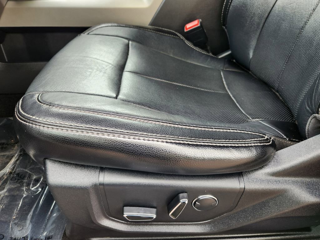 Used 2018 Ford F150 Lariat w/ Equipment Group 501A Mid AWD/4WD image 16