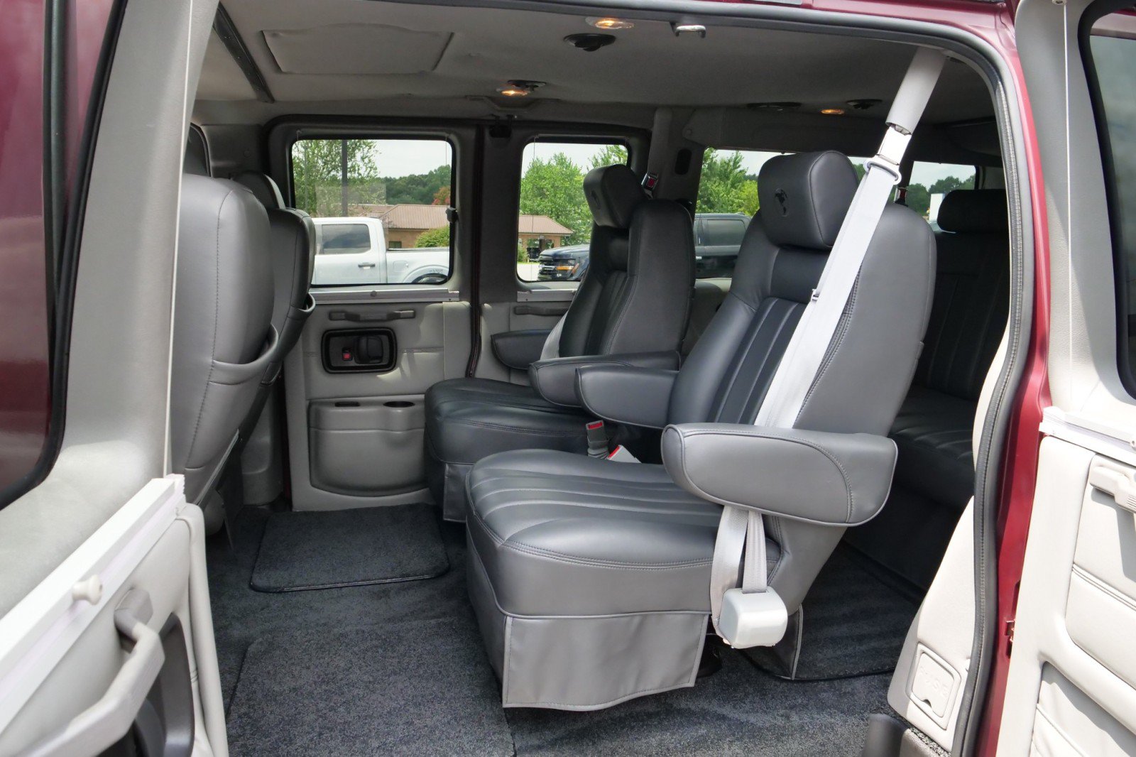 Used 2014 Chevrolet Express 1500 RWD image 26