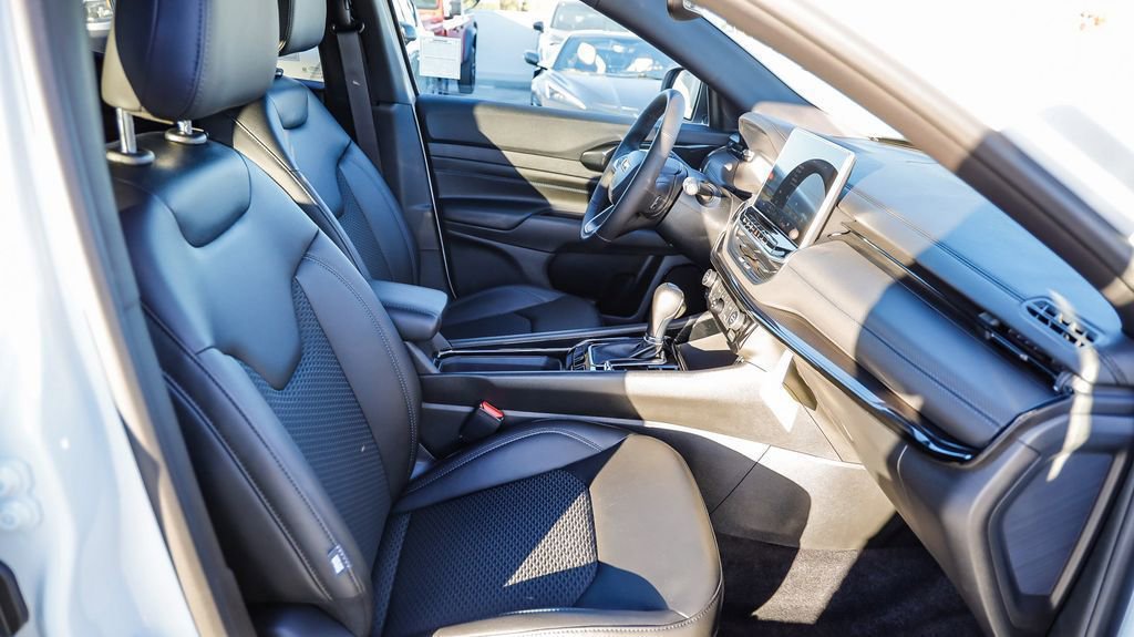 New 2026 Jeep Compass Latitude image 17