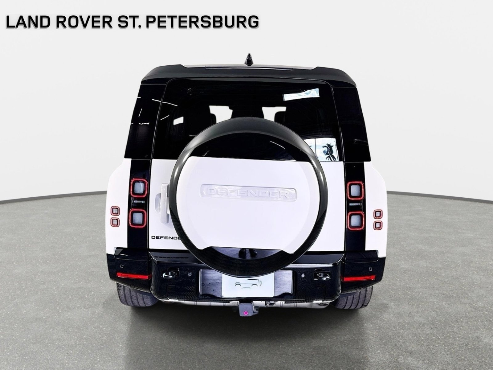 Used 2026 Land Rover Defender 130 X-Dynamic SE AWD/4WD image 6