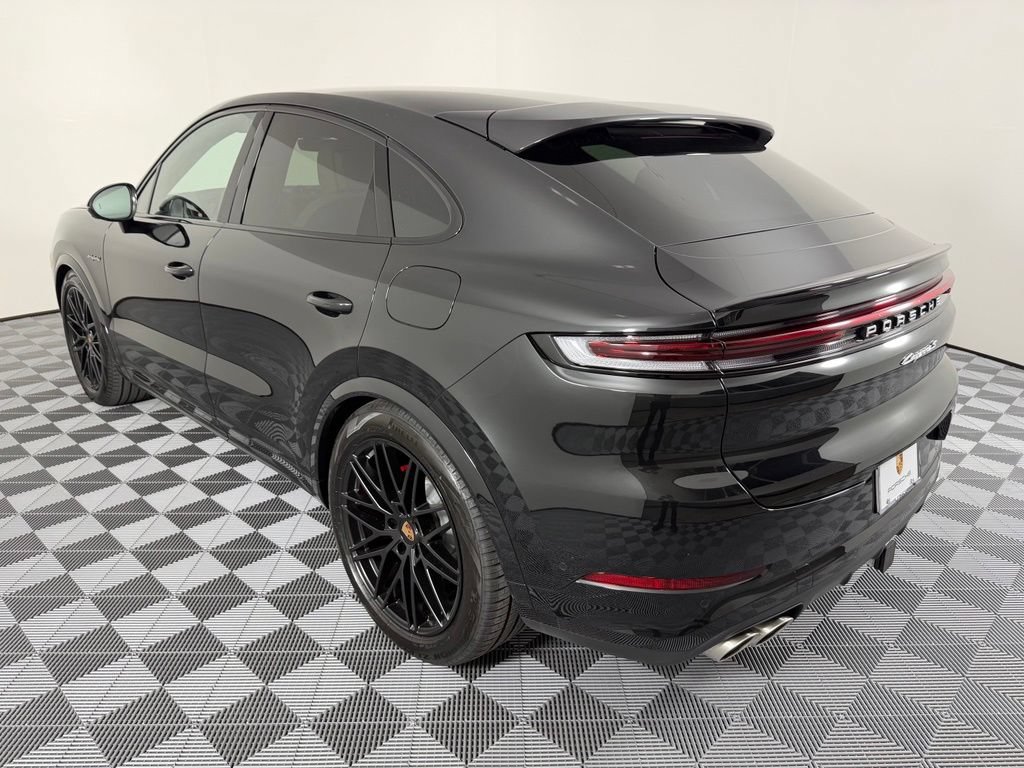 Used 2026 Porsche Cayenne S AWD/4WD image 3