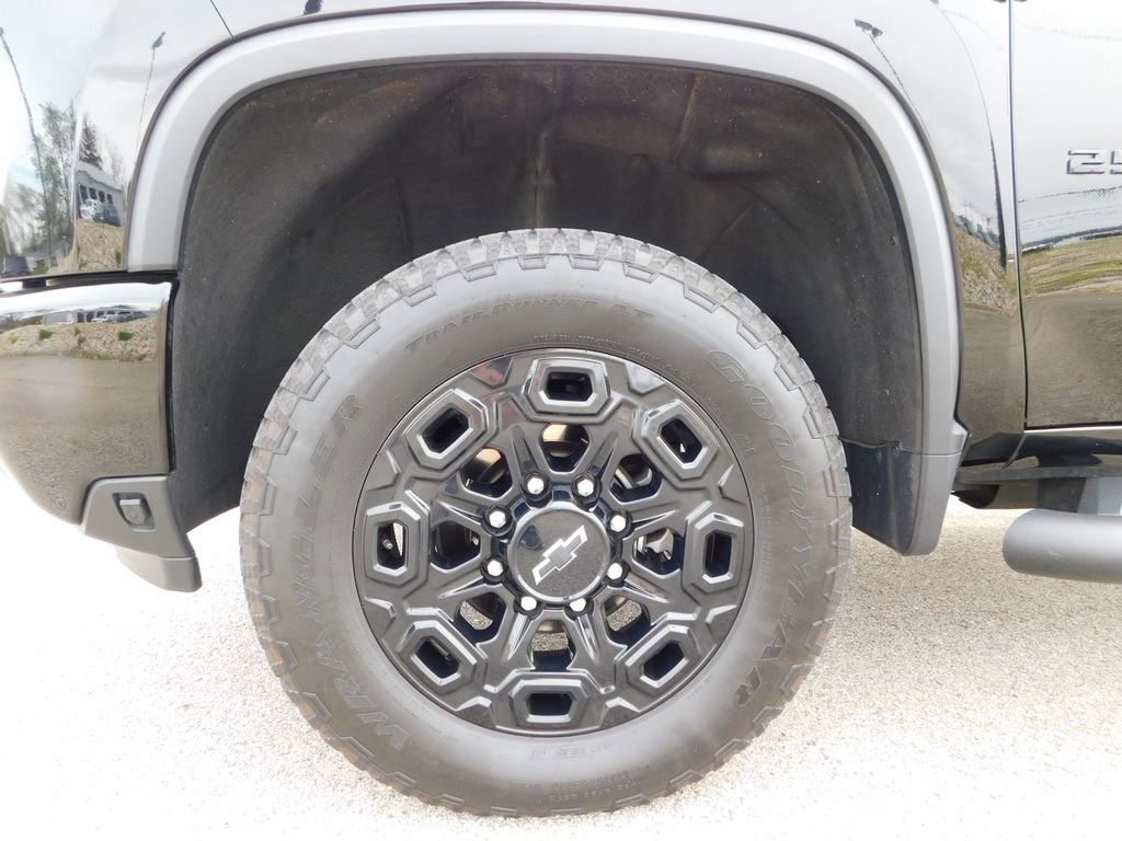 Used 2024 Chevrolet Silverado 2500 LTZ w/ LTZ Plus Package image 16
