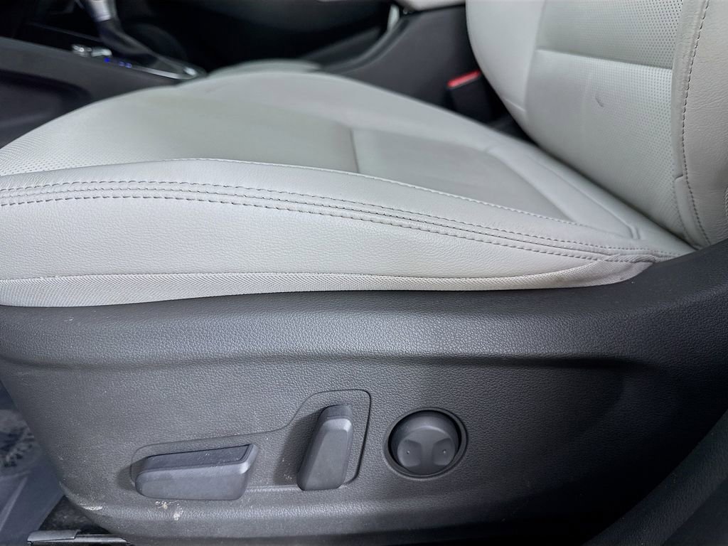 Used 2022 Hyundai Kona Limited image 16