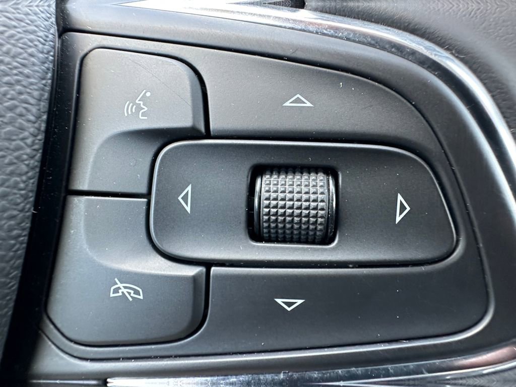 Used 2023 Buick Envision Essence w/ Sport Touring Package image 21