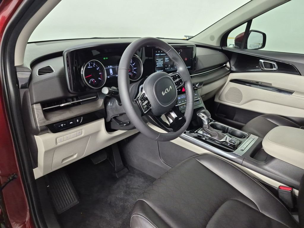 Used 2024 Kia Carnival EX FWD image 17