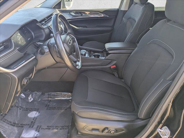 Used 2022 Jeep Grand Cherokee L Laredo w/ Luxury Tech Group I AWD/4WD image 15