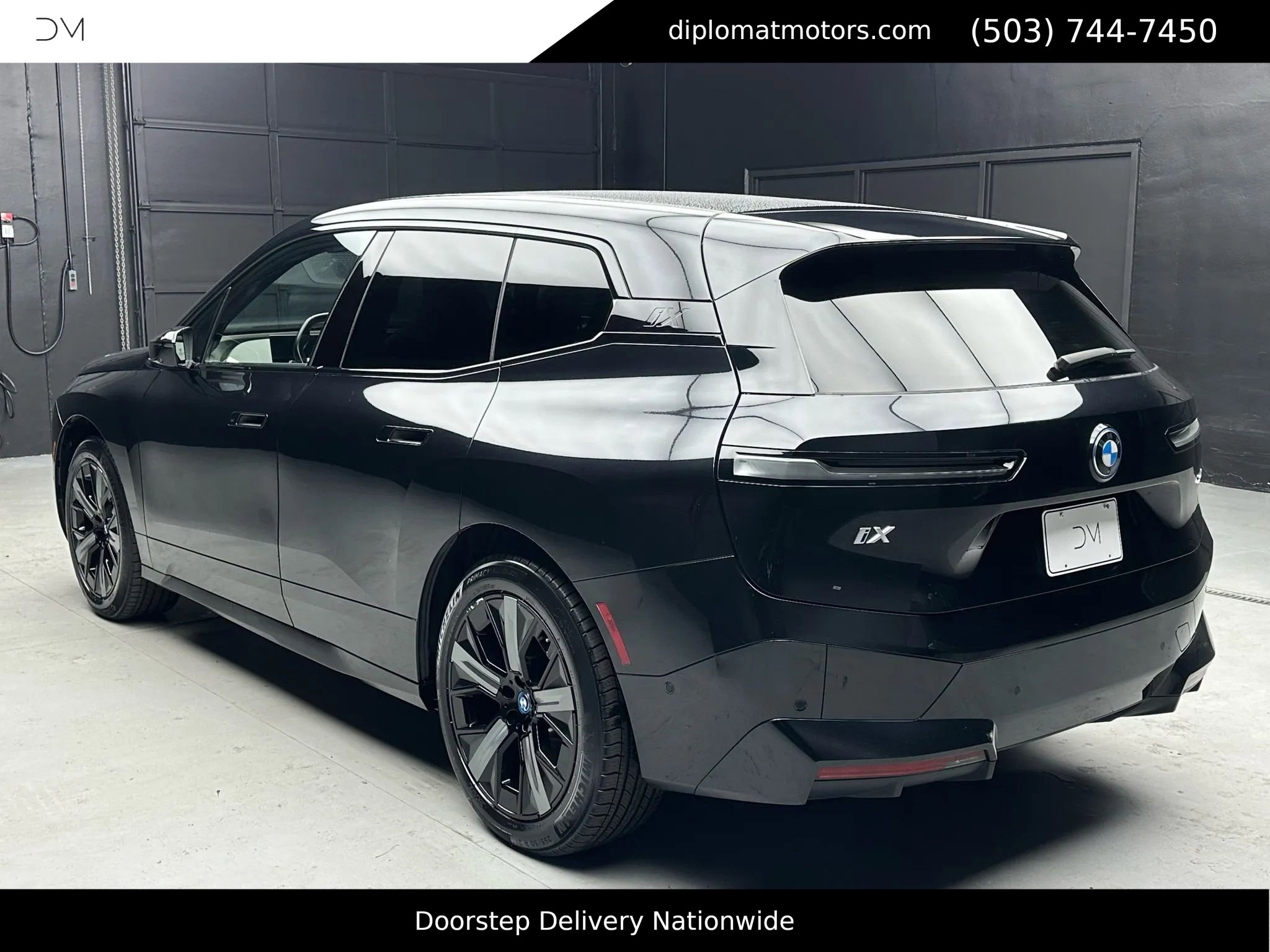 Used 2024 BMW iX xDrive50 w/ Sport Package image 5