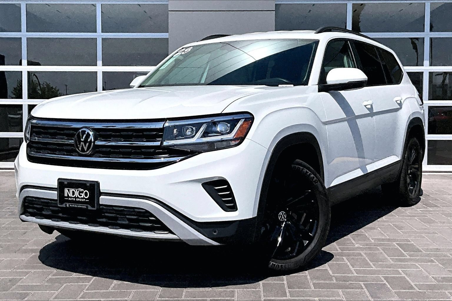 Used 2023 Volkswagen Atlas SE w/ Black Wheel Package AWD/4WD image 1